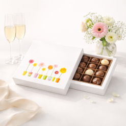 16er Pralinenschachtel mit Blumenmotiv, Motiv Blumenvasen, Produktansicht