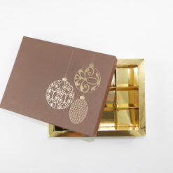 7812-2002 pralinenschachtel-12-pralinen-carruba-praegung-gold-drei-kugeln-kartondeckel-verpackung