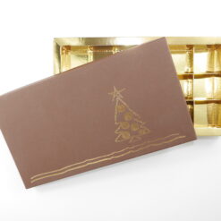7818-2004 pralinenschachtel-18-pralinen-carruba-praegung-gold-tanne-mit-stern-kartondeckel-verpackung