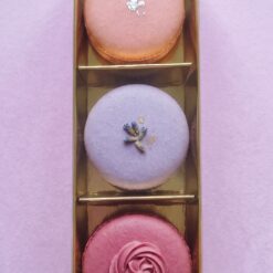 Premium 3er Macaron-Verpackung flach mit Kartonstegen, Farbe Gold
